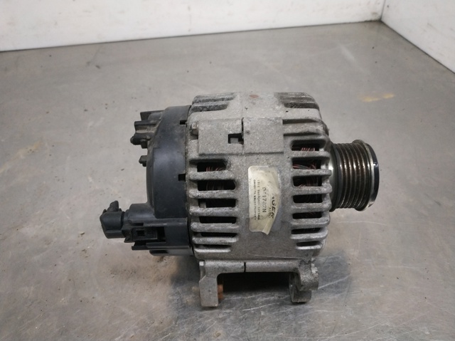 VAG 06F903023P Alternador  en stock Salamanca