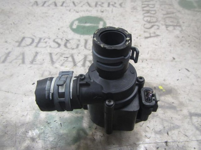 06H121601M Bomba de agua eléctrica auxiliar  disponible Burgos