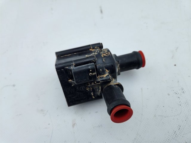 06H121601N Bomba de agua eléctrica auxiliar  disponible Burgos