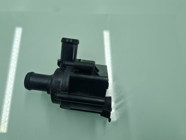 06H121601N Bomba de agua eléctrica auxiliar  en stock Castellón