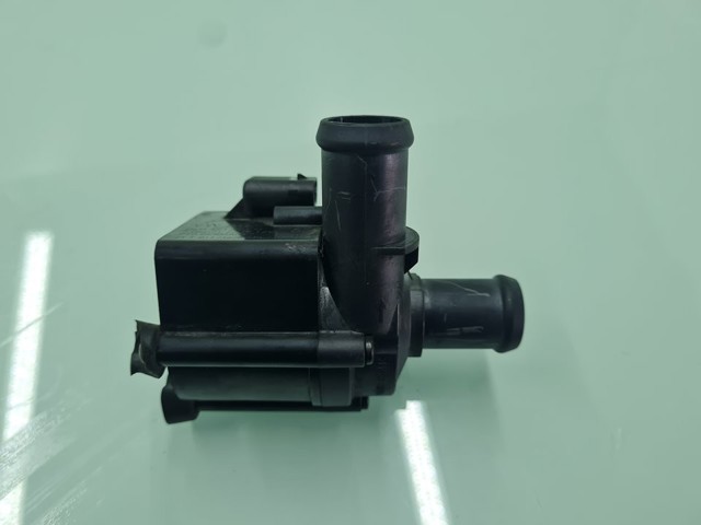 06H121601N Bomba de agua eléctrica auxiliar  disponible Utrera