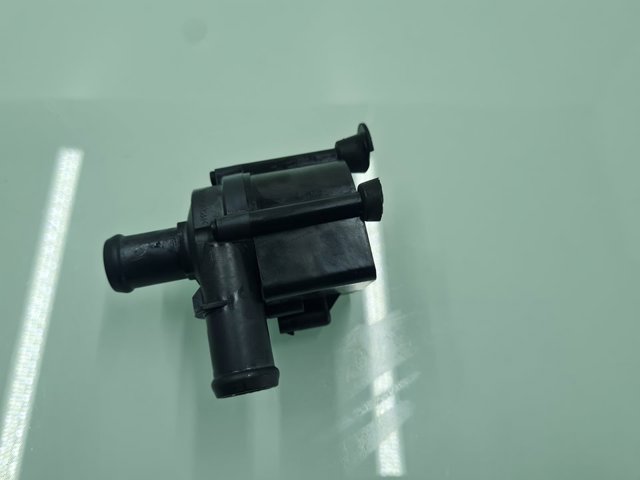 Bomba de agua eléctrica auxiliar 06H121601N VAG