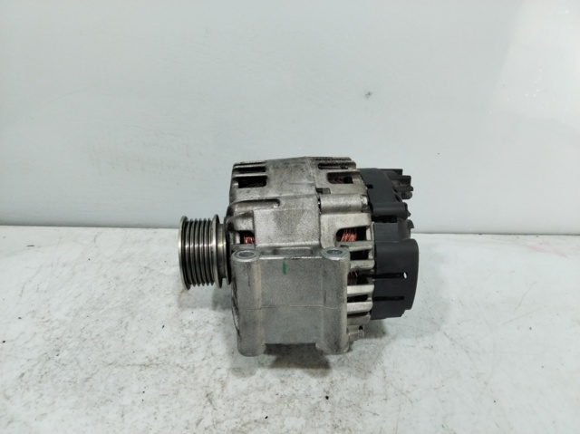 Alternador del motor 06H903017E VAG