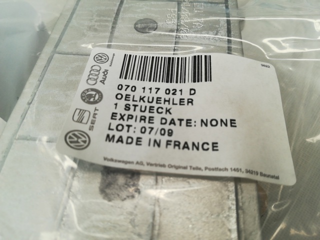 070117021D VAG Radiador de aceite  en stock Gandía