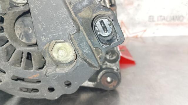 074903025J VAG Alternador  comprar en Oviedo