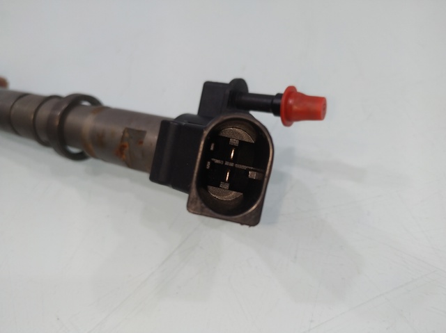 076130277 Inyector de combustible  disponible Utrera