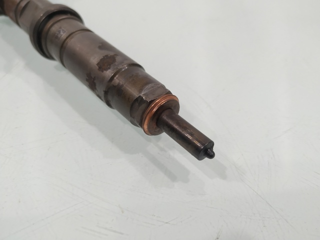 076130277 Inyector de combustible  disponible Málaga