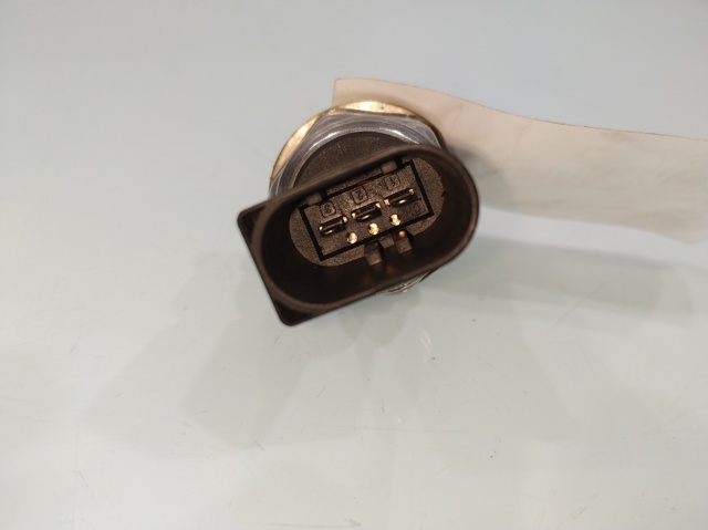 Sensor de la presión del combustible 076906051 VAG