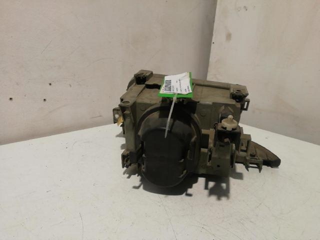 084240 Faro derecho  en stock Sabadell