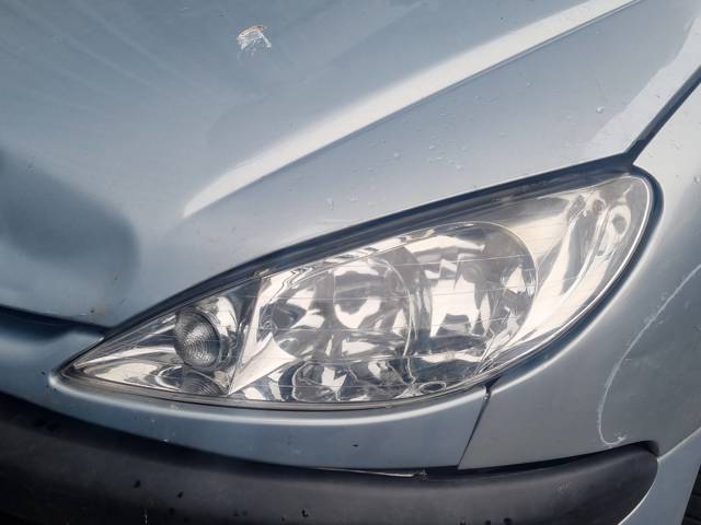 Comprar Faros Peugeot 206  2A/C a bajo precio