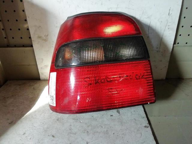 098788189A Piloto trasero izquierdo  comprar en Reus