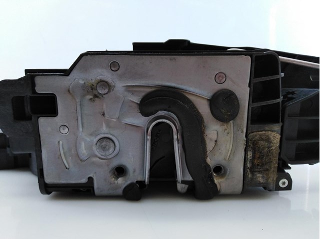 0997206301 MERCEDES Cerradura de puerta delantera izquierda  disponible Alicante