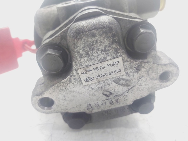 HYUNDAI 0K2KC32600 Bomba de dirección asistida  comprar en Ponferrada