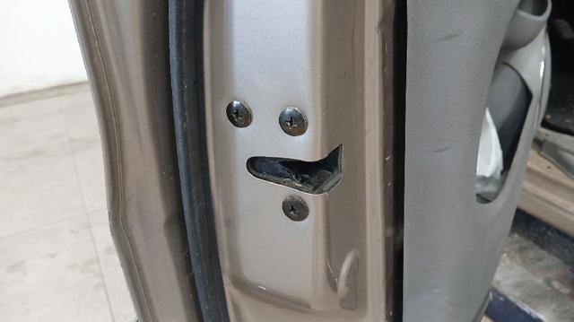 Cerradura de puerta KIA Carnival I (1999-2001)