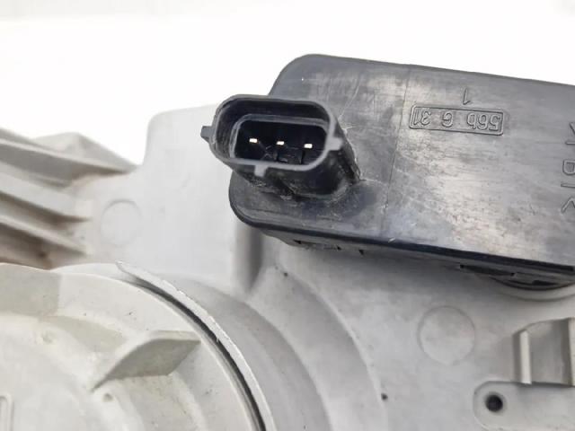 0K54E51030A Faro derecho  en stock Sabadell