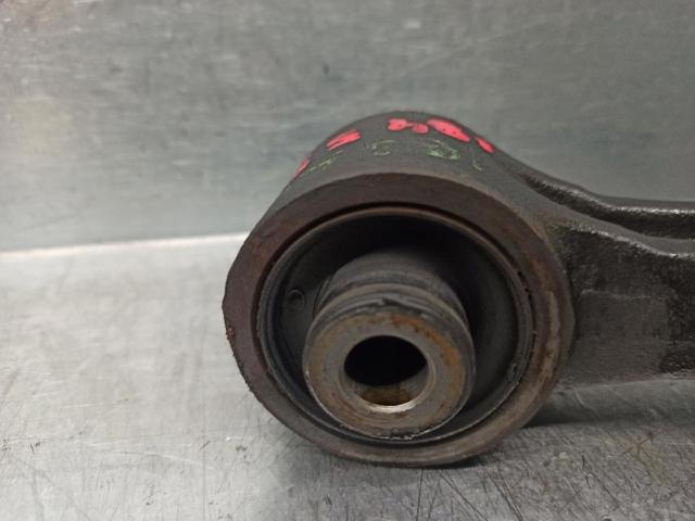 0K55234300C Brazo inferior derecho de la suspensión delantera  disponible Utrera