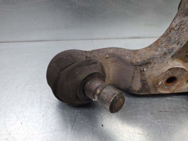 HYUNDAI 0K55234350B Brazo inferior izquierdo de la suspensión delantera  en stock Valencia