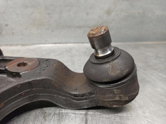 HYUNDAI 0K55234350C Brazo inferior izquierdo de la suspensión delantera  disponible Lugo