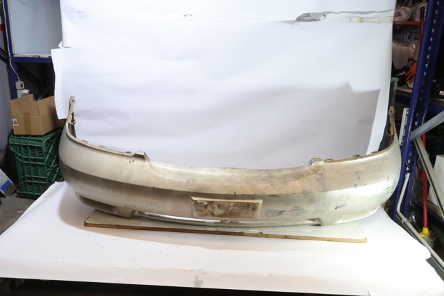 Paragolpes para KIA Carnival UP