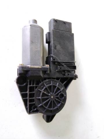 101434203 VAG Motor del elevalunas de la puerta delantera derecha  disponible Ourense