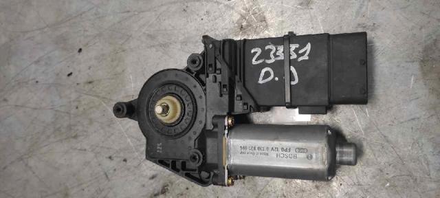 VAG 101434203 Motor del elevalunas de la puerta delantera derecha  comprar en Albacete