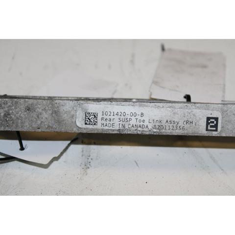 Brazo superior de suspensión trasera izquierdo/derecho 102142000B TESLA