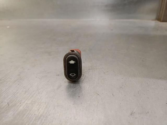 1027749 Ford