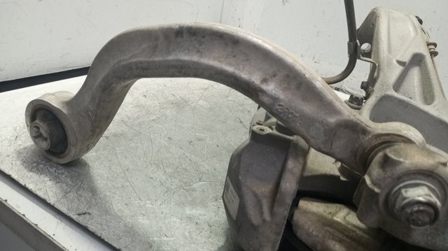 Brazo inferior izquierdo de la suspensión delantera 104435400A TESLA