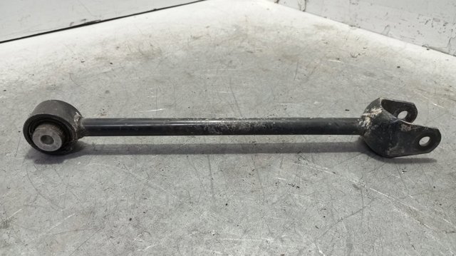 Brazo longitudinal inferior trasero izquierdo/derecho 104444400B TESLA