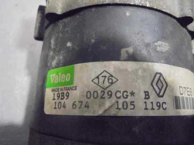 104674105119C RENAULT Motor de arranque  disponible Ourense