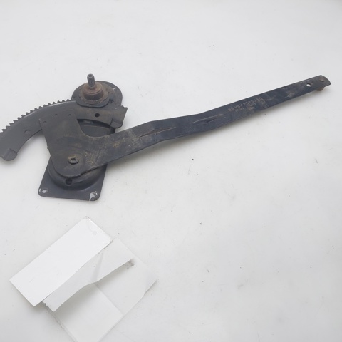 1052175 Ford