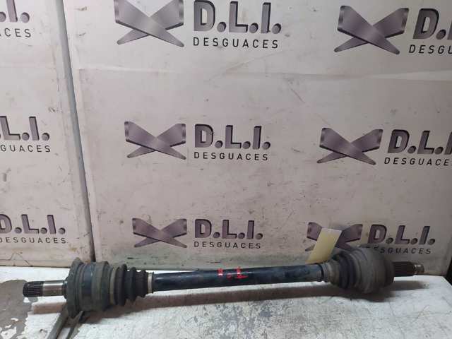 105381 BMW Semieje  en stock Gandía
