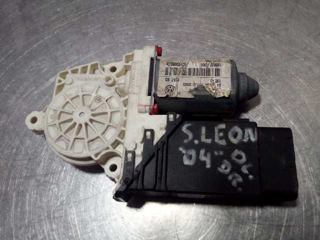VAG 105415301 Motor del elevalunas de la puerta delantera derecha  disponible Lugo