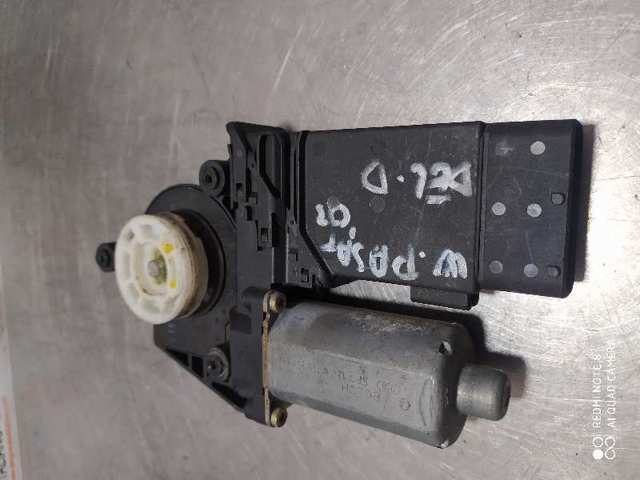VAG 105415301 Motor del elevalunas de la puerta delantera derecha comprar Tarragona