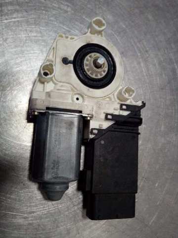 105415301 Motor del elevalunas de la puerta delantera derecha  en stock Castellón