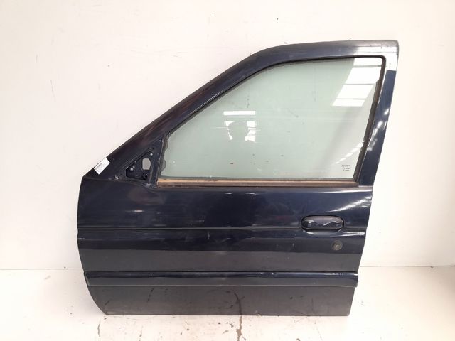 Panel exterior de puerta delantera izquierda 1055095 Ford
