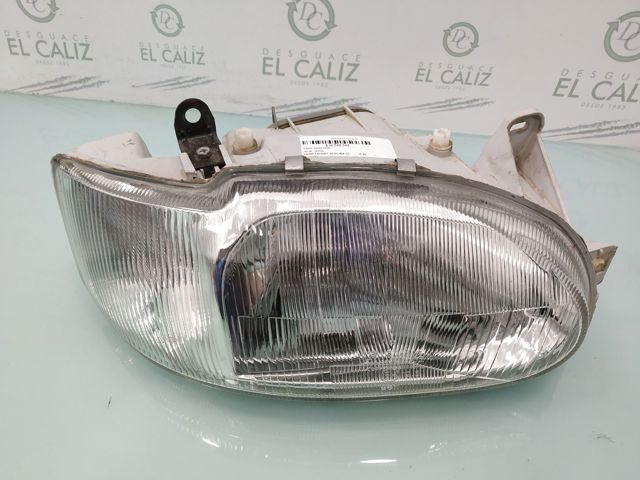 Faro derecho 1058189 Ford