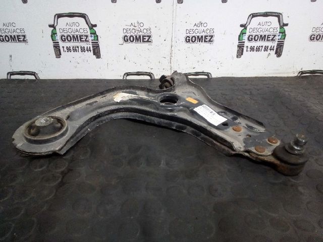 Brazo inferior derecho de la suspensión delantera 1063236 FORD