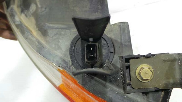 FORD 1079423 Faro derecho  en stock Terrassa