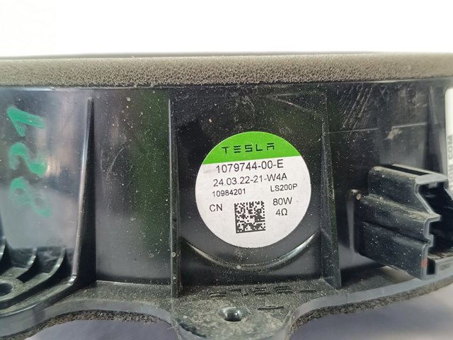 107974400E Tesla