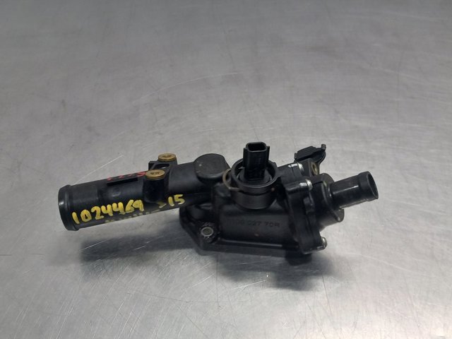 Comprar Carcasa del termostato Mercedes A  W176 a bajo precio