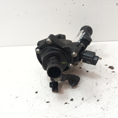 RENAULT 110602770R Caja de termostato  en stock Salamanca