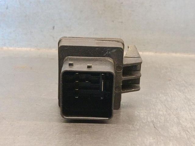RENAULT 110675590R Relé de precalentamiento  en stock Valencia