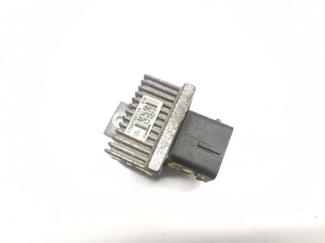 RENAULT 110678071R Relé de bujías de precalentamiento  disponible Valladolid
