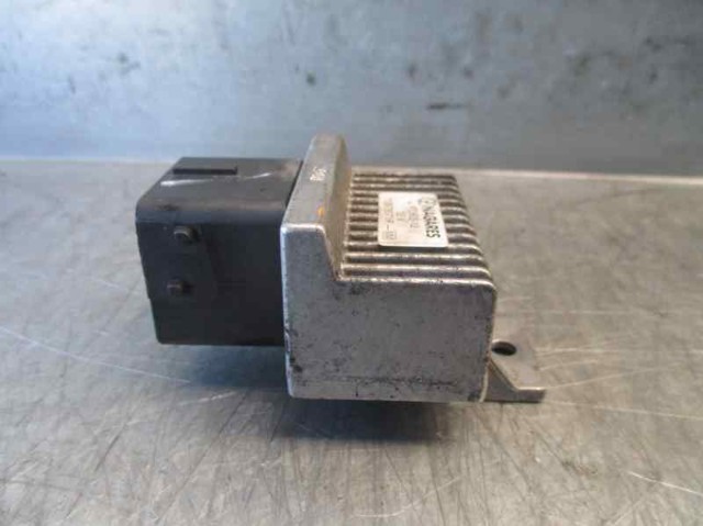 Relé de bujía de precalentamiento Renault DUSTER 2 HM