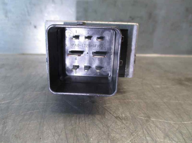 Relé de bujía de precalentamiento Renault DUSTER 2 HM