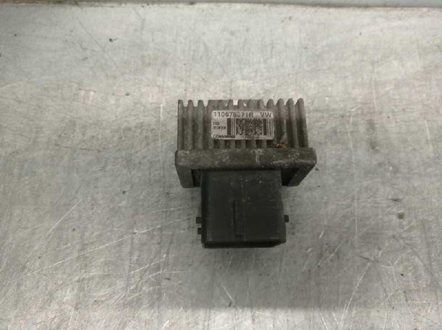 Relé de bujía de precalentamiento Renault DUSTER 2 HM