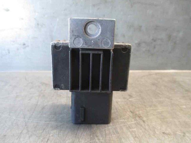 Relé de bujía de precalentamiento Renault DUSTER 2 HM