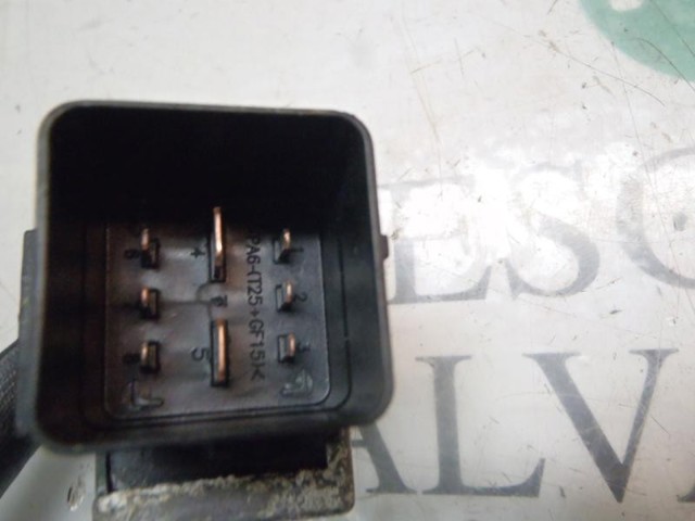 Relé de bujía de precalentamiento Renault DUSTER 2 HM