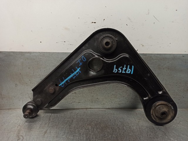 Brazo inferior izquierdo de la suspensión delantera 1111413 FORD